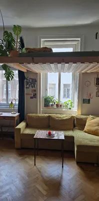 sonnige Altbau-Wohnung mit Balkon - Photo 1