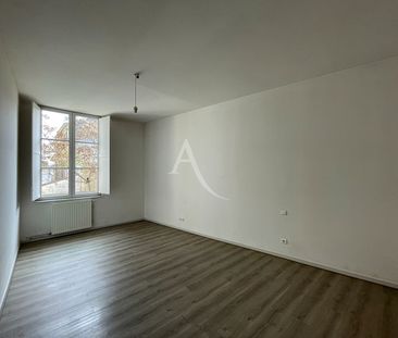 Location Appartement 4 pièces 100m² FONTENAY LE COMTE 85200 - Photo 4