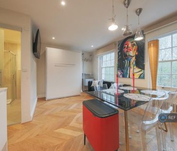 Studio to rent - Photo 1