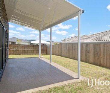 Location, Convenience & Modern Living With Ducted Air Con! - Photo 3