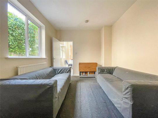 6 bedroom terraced house to rent - Photo 1
