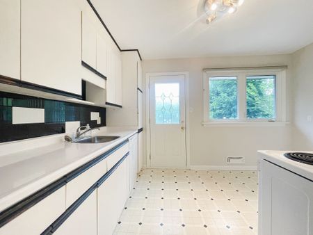 For Lease - 48 Lionel Heights Crescent, Toronto, Ontario - Photo 5