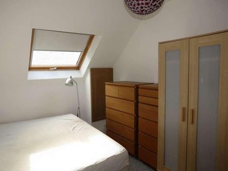 Bedroom Top Floor Flat In Winton, BH9 - Photo 2