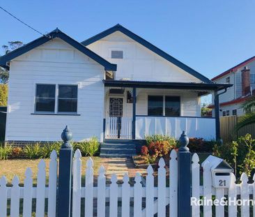 Old World Charm in the Prestigious Point Frederick - Photo 4