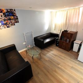 3 bedroom House in Thornville Grove, Leeds - Photo 1