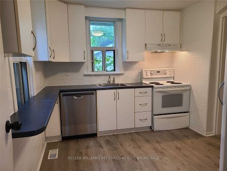 For Lease - 109 Springdale Boulevard, Toronto, Ontario - Photo 5