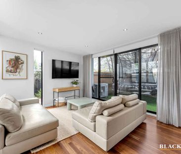 Stylish townhouse 2.5kms from the Parliamentary Triangle - Photo 5