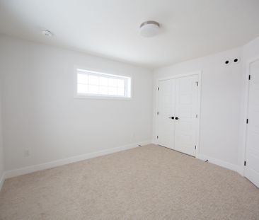 For Lease - 185 Renaissance Drive, St. Thomas, Ontario - Photo 4