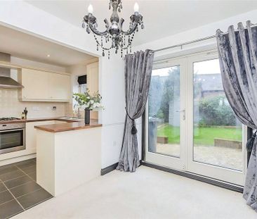 3 bedroom semi-detached house to rent - Photo 4