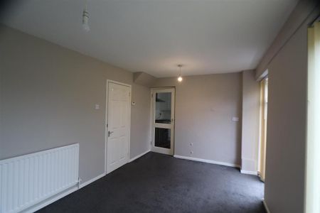 3 bedroom detached house to rent - Photo 3
