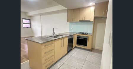 Modern 2 Bedroom Apartment in Prime Location INSP: MON 8/12 12:30pm-12:45pm - Photo 5