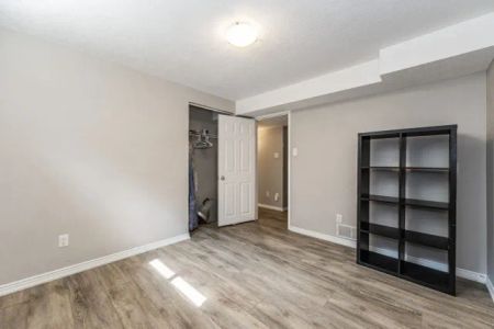 18 Whittaker Court • Lower Unit, Guelph - Photo 4