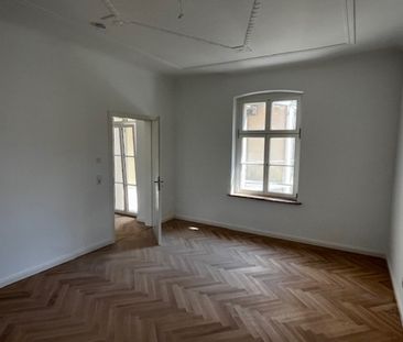 HERRLICHE WOHNPERLE! Hochwertige und neu sanierte 3 Zi-Wohnung - Foto 4