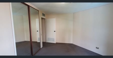 Move In Before Christmas! River & City View Apartment in Premium Location - Photo 4