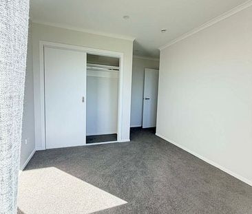 Near New Modern 4‑Bedroom Home for Rent-Lockerbie - Photo 4