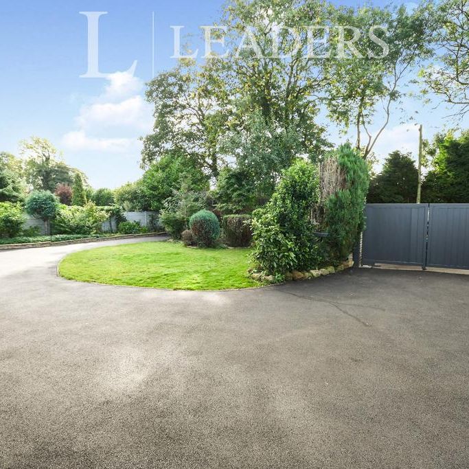 4 bedroom bungalow to rent - Photo 1