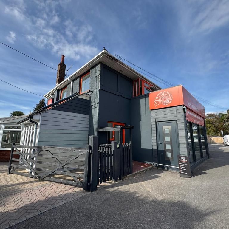 3 bedroom flat to rent - Photo 2
