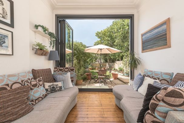 5 bedroom terraced house to rent - Photo 1