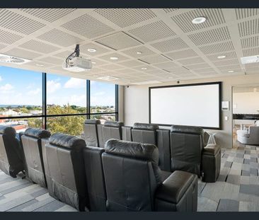 Ultra-Chic, Convenient, City Apartment - Photo 4