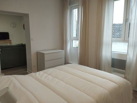 Location Appartement 2 pièces 33m² JARNAC 16200 - Photo 2