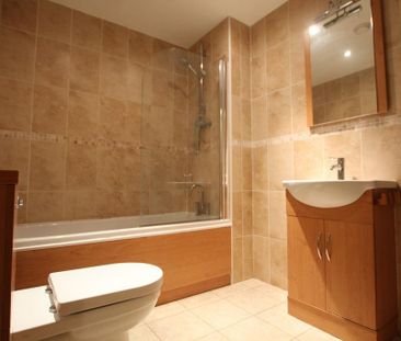 3 bedroom flat to rent - Photo 5