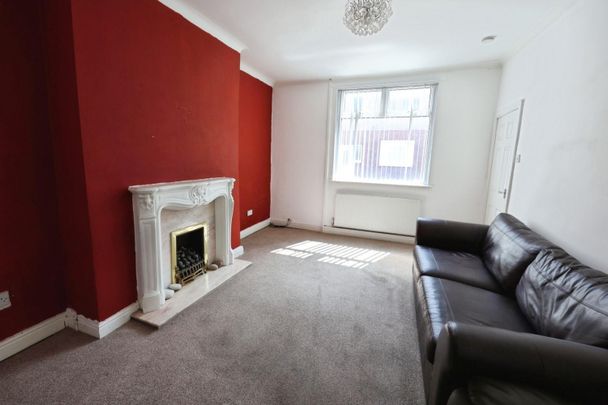 2 bedroom House To Let Total Size: 829 SQ FT - Photo 1