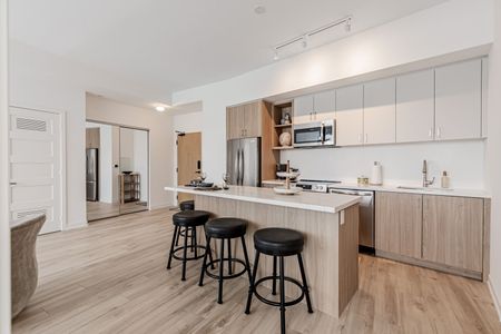 For Lease - 333 Sunseeker Avenue Unit# 620, Innisfil, Ontario - Photo 2