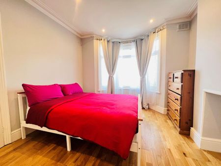 3 bedroom terraced house to rent - Photo 2