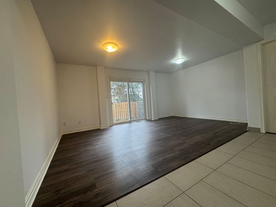 For Lease - 5852 FRONTENAC Street Unit# 8, Niagara Falls, Ontario - Photo 1