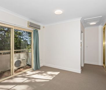 Three (3) Bedroom Townhouse in the Heart of Chatswood - Photo 2