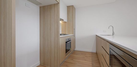 Modern affordable 1 bedroom unit 25% below market rent - Photo 2