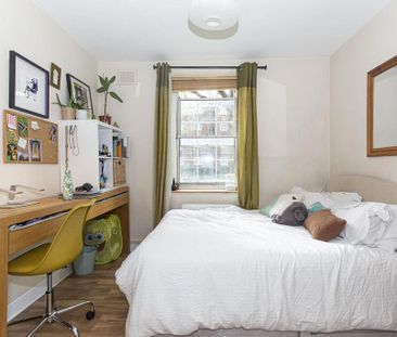 3 bedroom flat to rent - Photo 4
