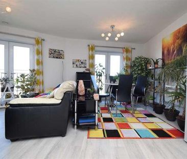 Kingsway Gardens, Ossett, WF5 - Photo 1