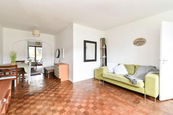 4 bedroom semi-detached house to rent - Photo 1