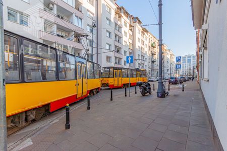 Dw. Wileński , 1 pokój , oddzielna kuchnia, balkon - Zdjęcie 2