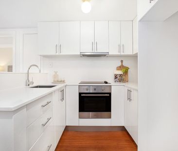 'The Cosmopolitan' in the Heart of Crows Nest - Photo 4