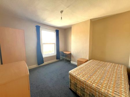 6 Bed Terraced House, Manor Road, BS7 - Photo 4