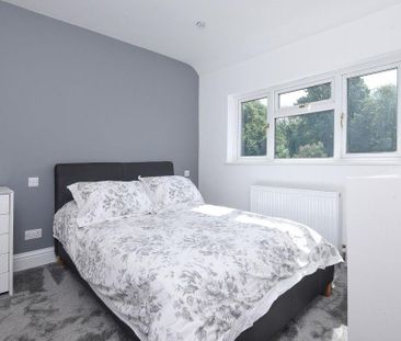 Jevington Way, London, SE12 9NF - Photo 3
