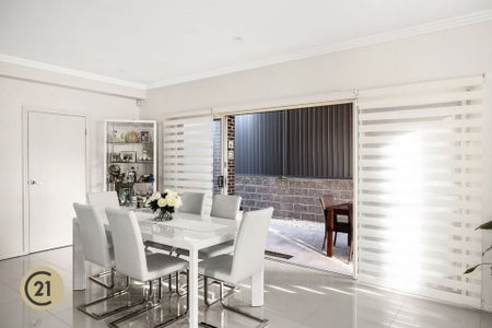 Stunning & Spacious Family Home - Photo 2