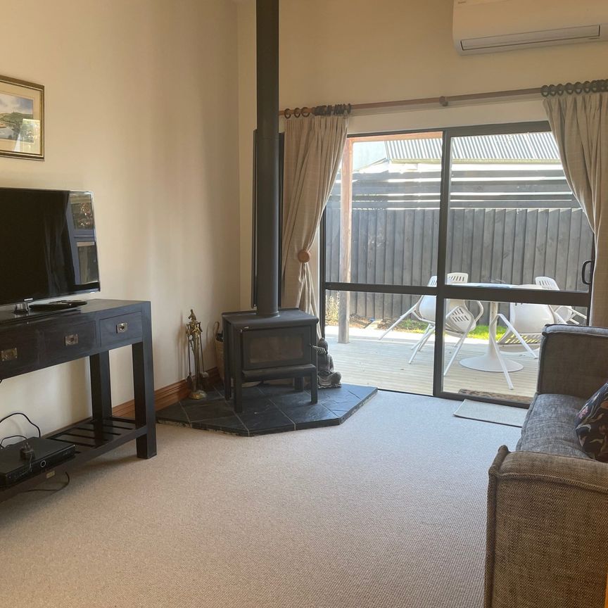 Merivale, 3 bedrooms - Photo 1