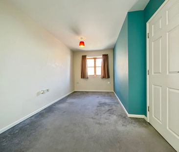 1 bedroom Apartment to let - Photo 2