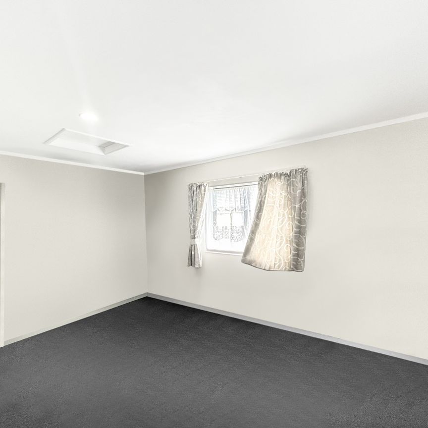 Charming 2-Bedroom Home in Mangere East, Manukau – $530/Week - Photo 1