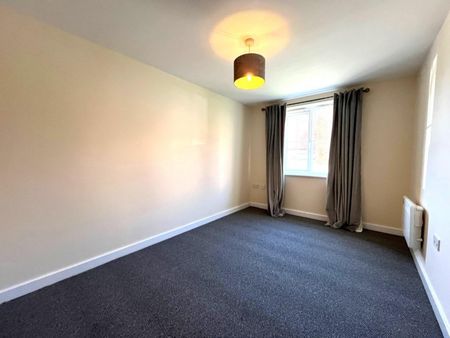 2 bedroom Flat To Let Total Size: 636 SQ FT - Photo 3