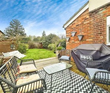 Ringwood Road, Farnborough, Hampshire, GU14 - Photo 3