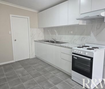 Freshly Renovated 2 Bedroom Granny Flat - Photo 6