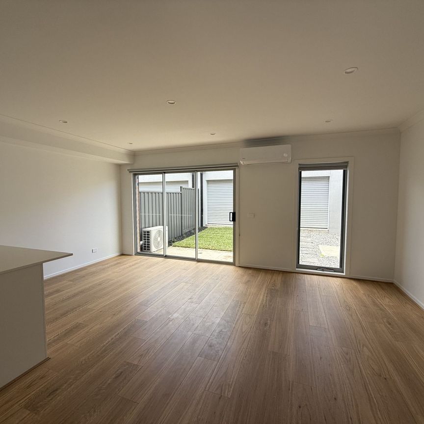 For private inspections please email catie@sweeneyea.com.au. - Photo 1