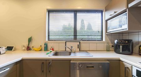 Well-Presented Three Bedroom Home - Photo 5