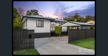 MODERN 4-BED RESIDENCE IN SALISBURY: A PERFECT BLEAND OF STYLE AND COMFORT - Photo 2
