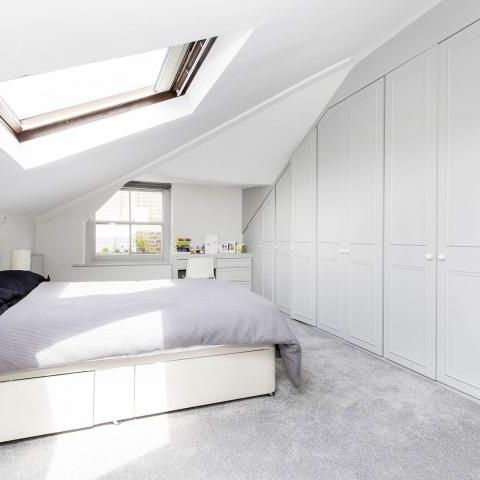 3 Bedroom, 1 bath, 1 reception Flat - Photo 1