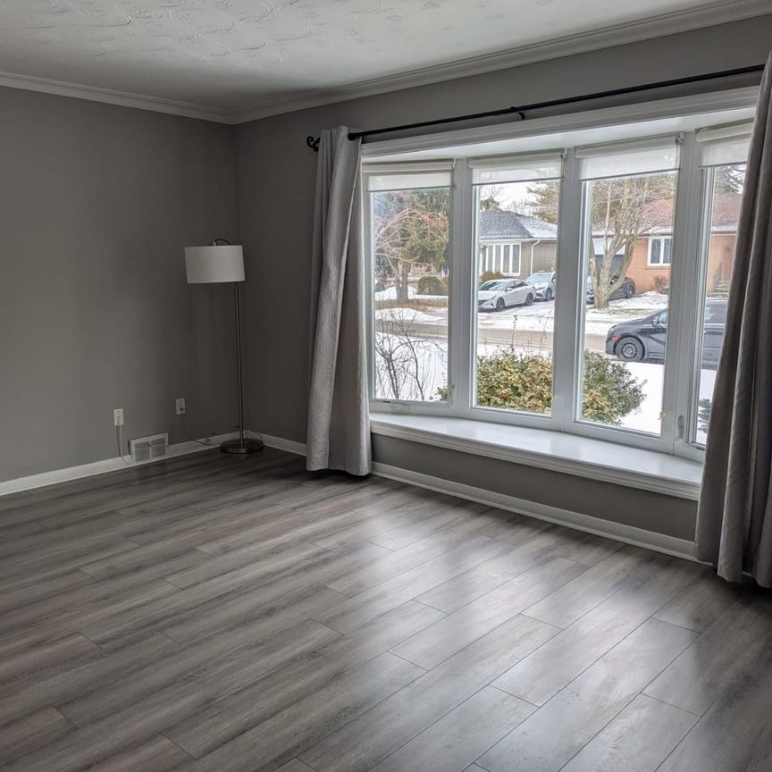 For Lease - 332 Boisdale Avenue, Richmond Hill, Ontario - Photo 1